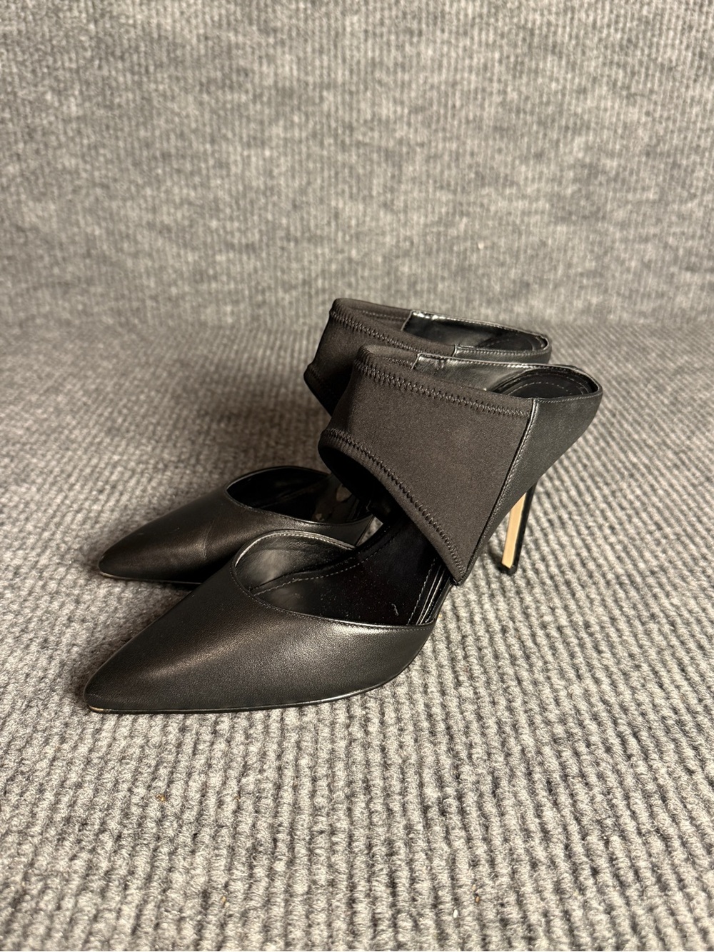 White House Black Market Black Pointed Toe Veruca Mule Heels Size 8